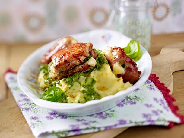Hähnchenfilet-Schinken-Päckchen mit Mozzarella und Basilikum Rezept Hähnchenfilet-Schinken-Päckchen mit Mozzarella und Basilikum Rezept