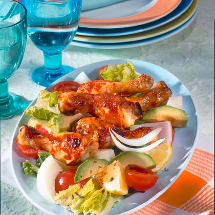 Hähnchenkeulen auf Salat Rezept Hähnchenkeulen auf Salat Rezept