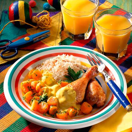 Hähnchenkeulen mit Möhrengemüse und Currysoße Rezept Hähnchenkeulen mit Möhrengemüse und Currysoße Rezept