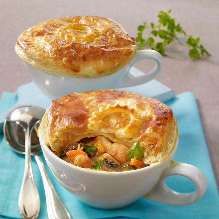 Hähnchenragout unterm Blätterteig Rezept Hähnchenragout unterm Blätterteig Rezept