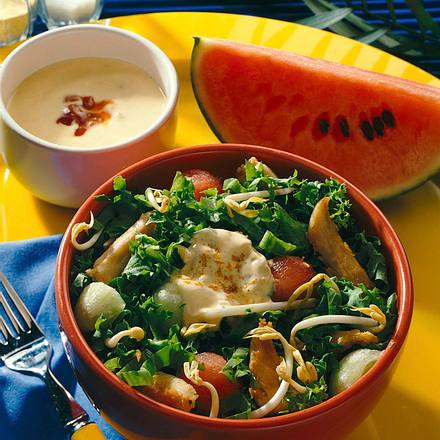 Hähnchensalat mit Melone Rezept Hähnchensalat mit Melone Rezept