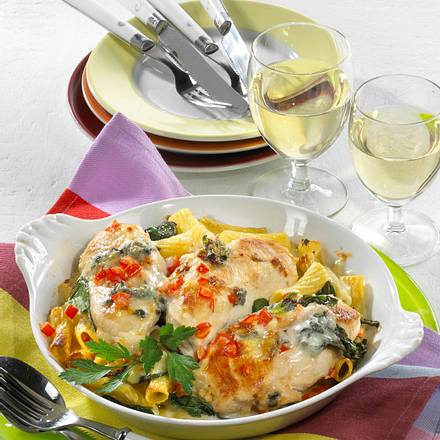 Hähnchenschnitzel-Gratin in Gorgonzola-Sahne Rezept Hähnchenschnitzel-Gratin in Gorgonzola-Sahne Rezept