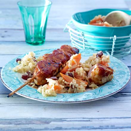 Hähnchenspieße zu Möhren-Rosinen-Reis Rezept Hähnchenspieße zu Möhren-Rosinen-Reis Rezept