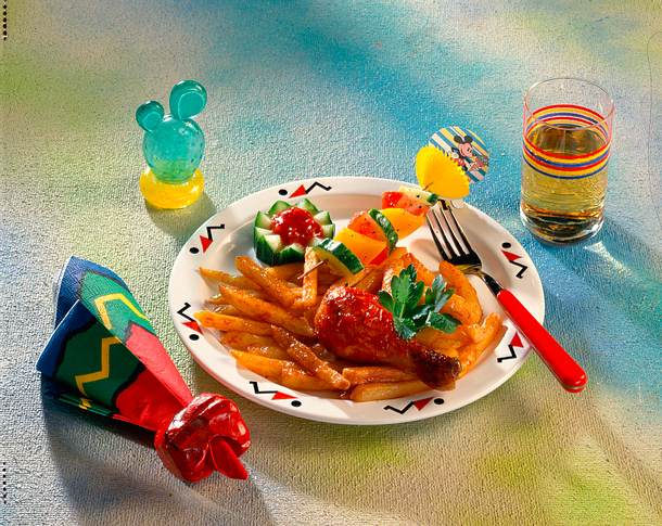 Hähnchenunterkeulen mit Pommes Frites und Bohnen-Mais-Gemüse Rezept Hähnchenunterkeulen mit Pommes Frites und Bohnen-Mais-Gemüse Rezept