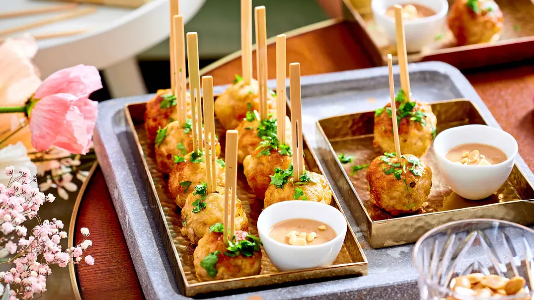 Hähnchenbällchen nach Thai-Art Rezept - Foto: LECKER @ Bauer Media Group Hähnchenbällchen nach Thai-Art Rezept - Foto: LECKER @ Bauer Media Group