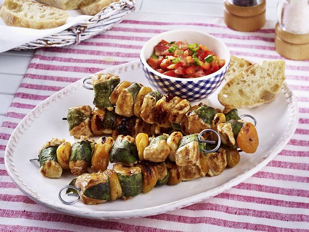 Hähnchenspieße mit getrockneten Aprikosen und Salbei Rezept