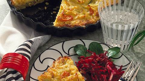 Hafer-Kartoffel-Auflauf mit Rote-Bete-Salat Rezept - Foto: Neckermann
