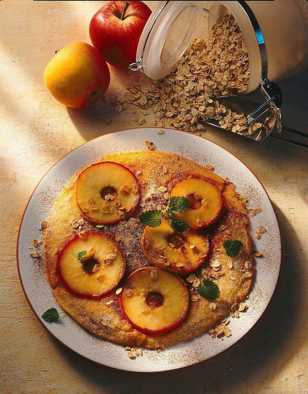 Haferflockenpfannkuchen mit Apfelringen Rezept