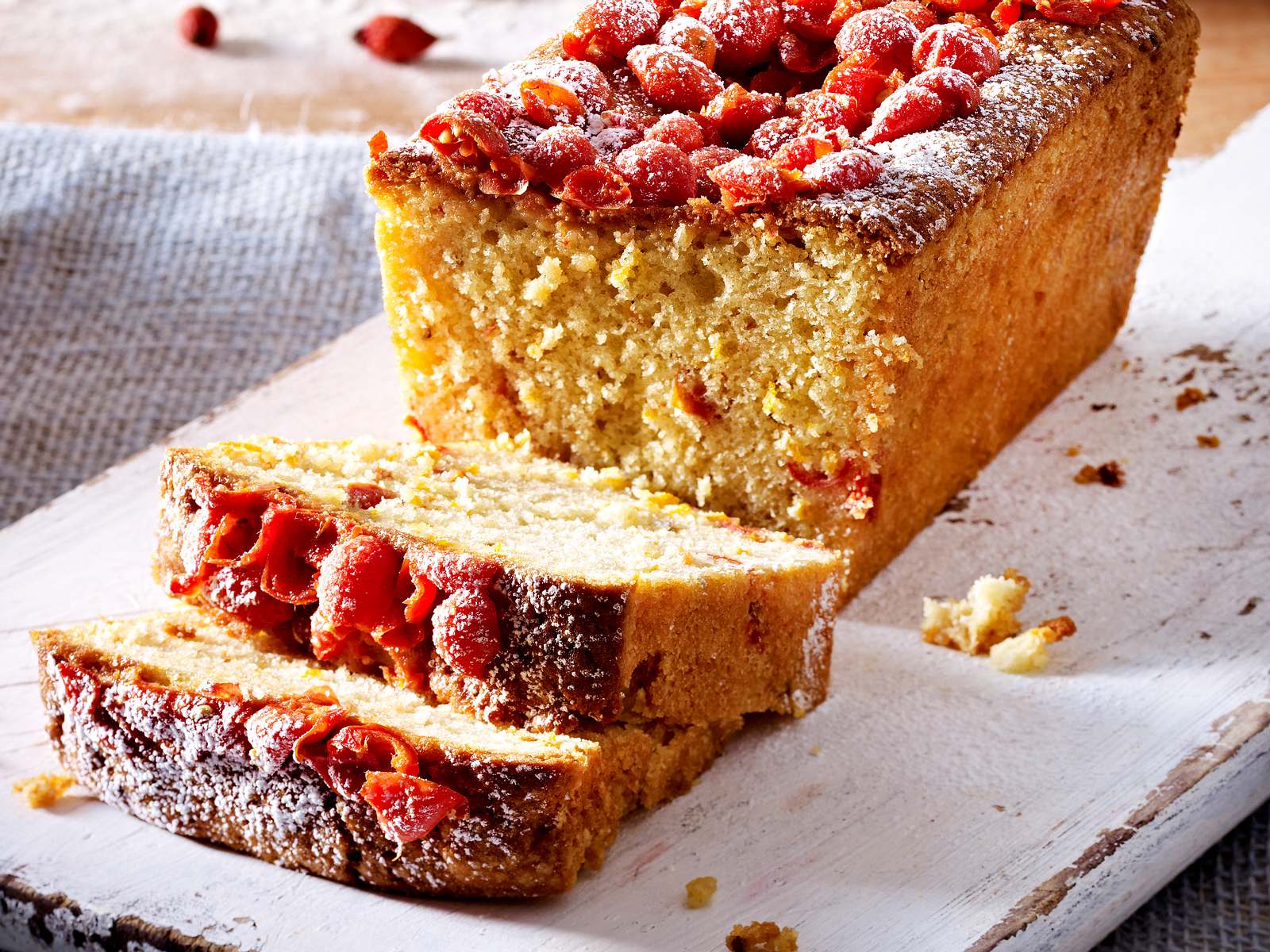 Hagebutten-Kardamom-Kuchen Rezept | LECKER