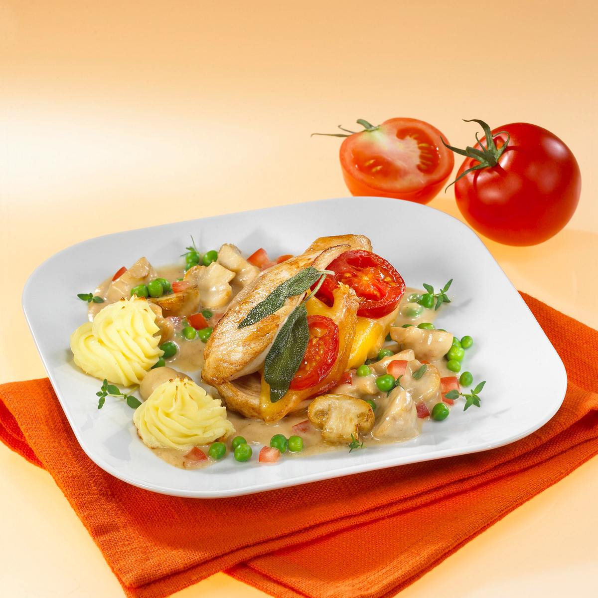 Hähnchen Cordon Bleu mit Erbsen, Champignons und Kartoffelpüree Rezept