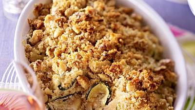 Hähnchen-Crumble Rezept - Foto: LECKER @ Bauer Media Group