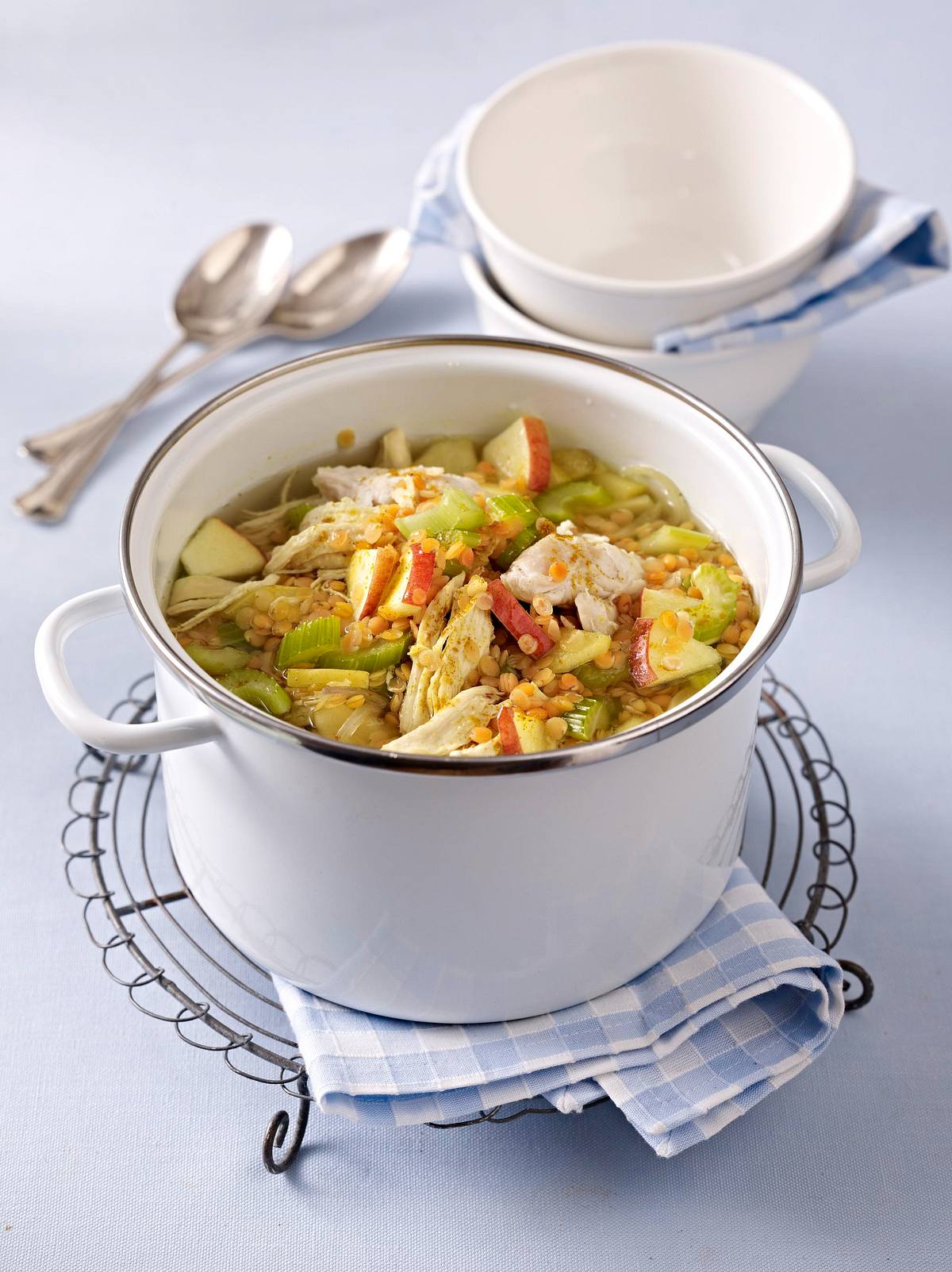 Hähnchen-Curry-Suppe mit roten Linsen Rezept