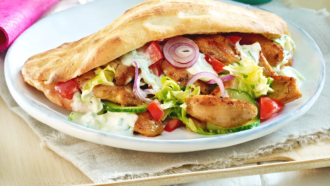 Hähnchen-Döner Rezept - Foto: LECKER @ Bauer Media Group Hähnchen-Döner Rezept - Foto: LECKER @ Bauer Media Group