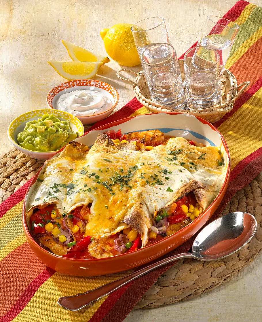 Hähnchen-Enchiladas mit zwei Dips Rezept Hähnchen-Enchiladas mit zwei Dips Rezept