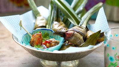 Hähnchen in Pandanblättern (Gai Hor Bai Toey) Rezept - Foto: LECKER @ Bauer Media Group