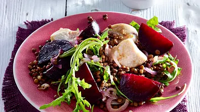 Hähnchen mit Rote Bete und Linsen Rezept - Foto: LECKER @ Bauer Media Group