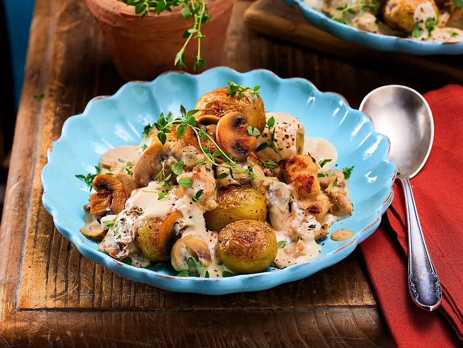 Hähnchen-Pilz-Stew mit kleinen Röstkartoffeln Rezept Hähnchen-Pilz-Stew mit kleinen Röstkartoffeln Rezept