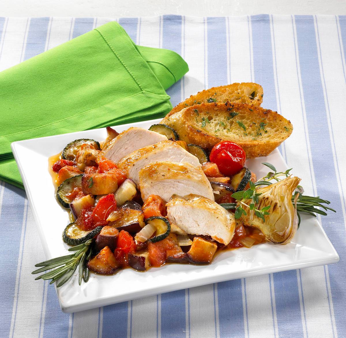 Hähnchen-Ratatouille mit Kräuterbaguette Rezept