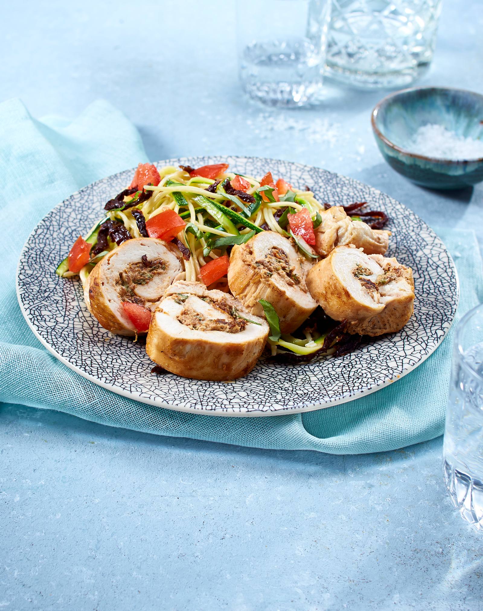 Hähnchen-Rouladen mit Spaghetti Rezept | LECKER