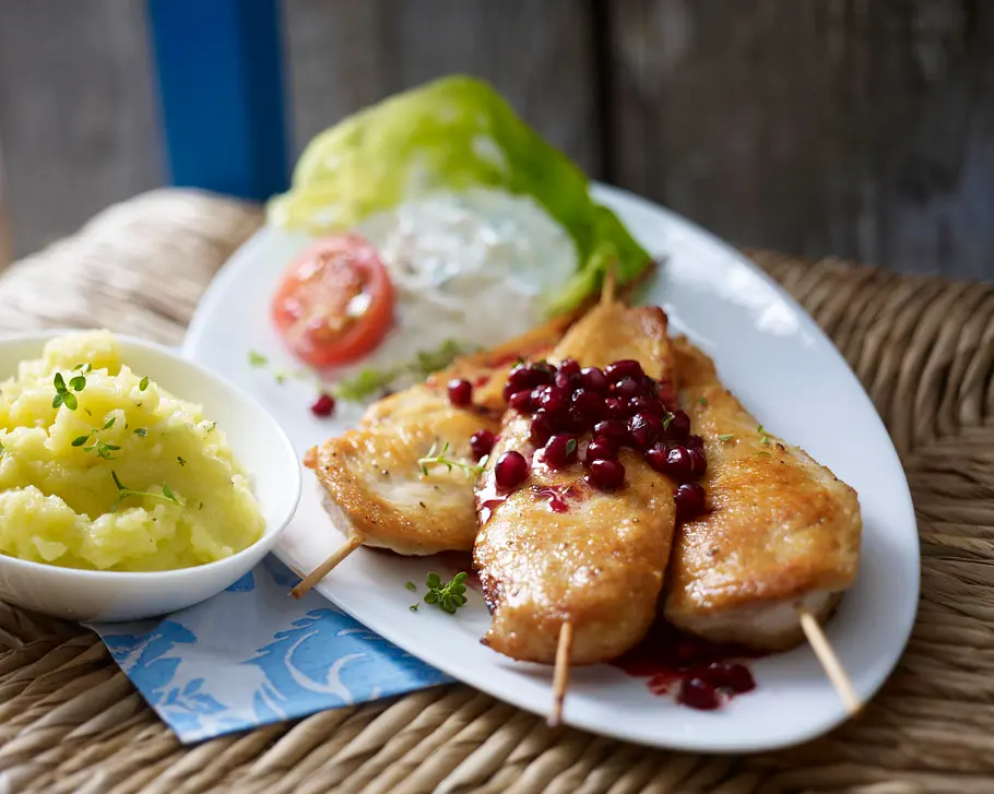 Hähnchen-Souvlaki mit Granatapfelsoße und Kartoffel-Knoblauch-Püree Rezept Hähnchen-Souvlaki mit Granatapfelsoße und Kartoffel-Knoblauch-Püree Rezept