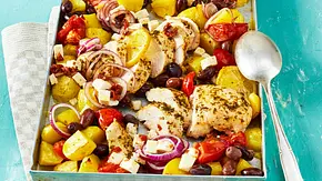 Hähnchen vom Blech nach griechischer Art Rezept - Foto: LECKER @ Bauer Media Group Hähnchen vom Blech nach griechischer Art Rezept - Foto: LECKER @ Bauer Media Group