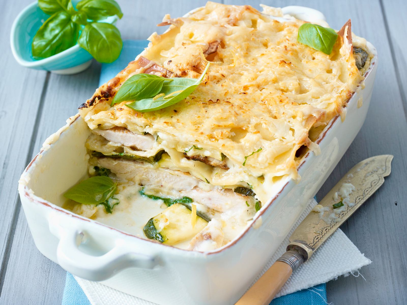 Hähnchen-Zucchini-Lasagne Rezept | LECKER