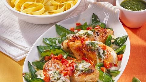 Hähnchenbrust in Pesto-Sahne Rezept - Foto: House of Food / Bauer Food Experts KG