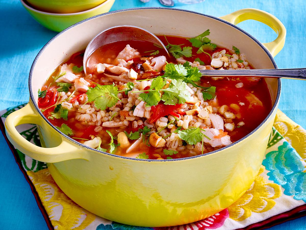 Hähncheneintopf mit Cashewkernen und Koriander Rezept