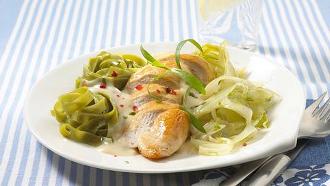 Hähnchenfilet auf Fenchelgemüse (Diät) Rezept - Foto: House of Food / Bauer Food Experts KG