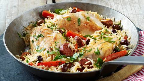 Hähnchenfilet mit Chorizo-Reis Rezept - Foto: House of Food / Bauer Food Experts KG