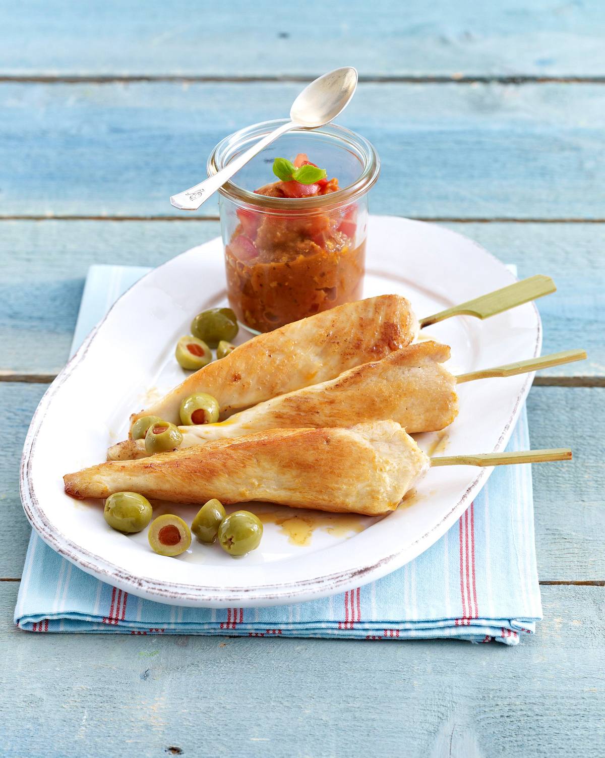 Hähnchenfilet-Spieße mit Tomaten-Pesto Rezept