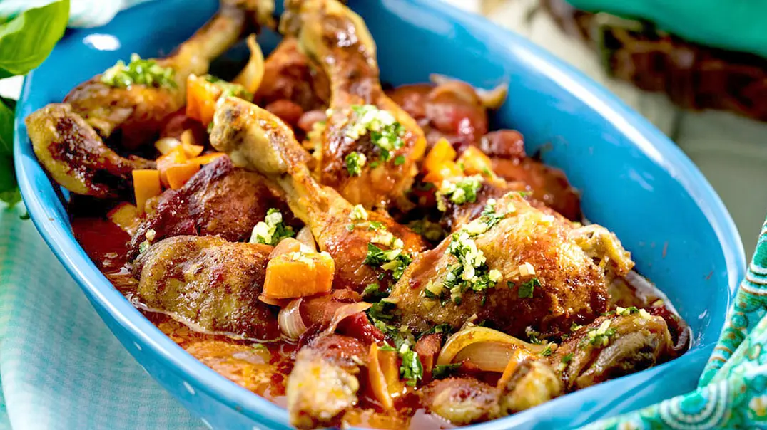 Hähnchenkeulen alla Ossobuco Rezept - Foto: LECKER @ Bauer Media Group Hähnchenkeulen alla Ossobuco Rezept - Foto: LECKER @ Bauer Media Group