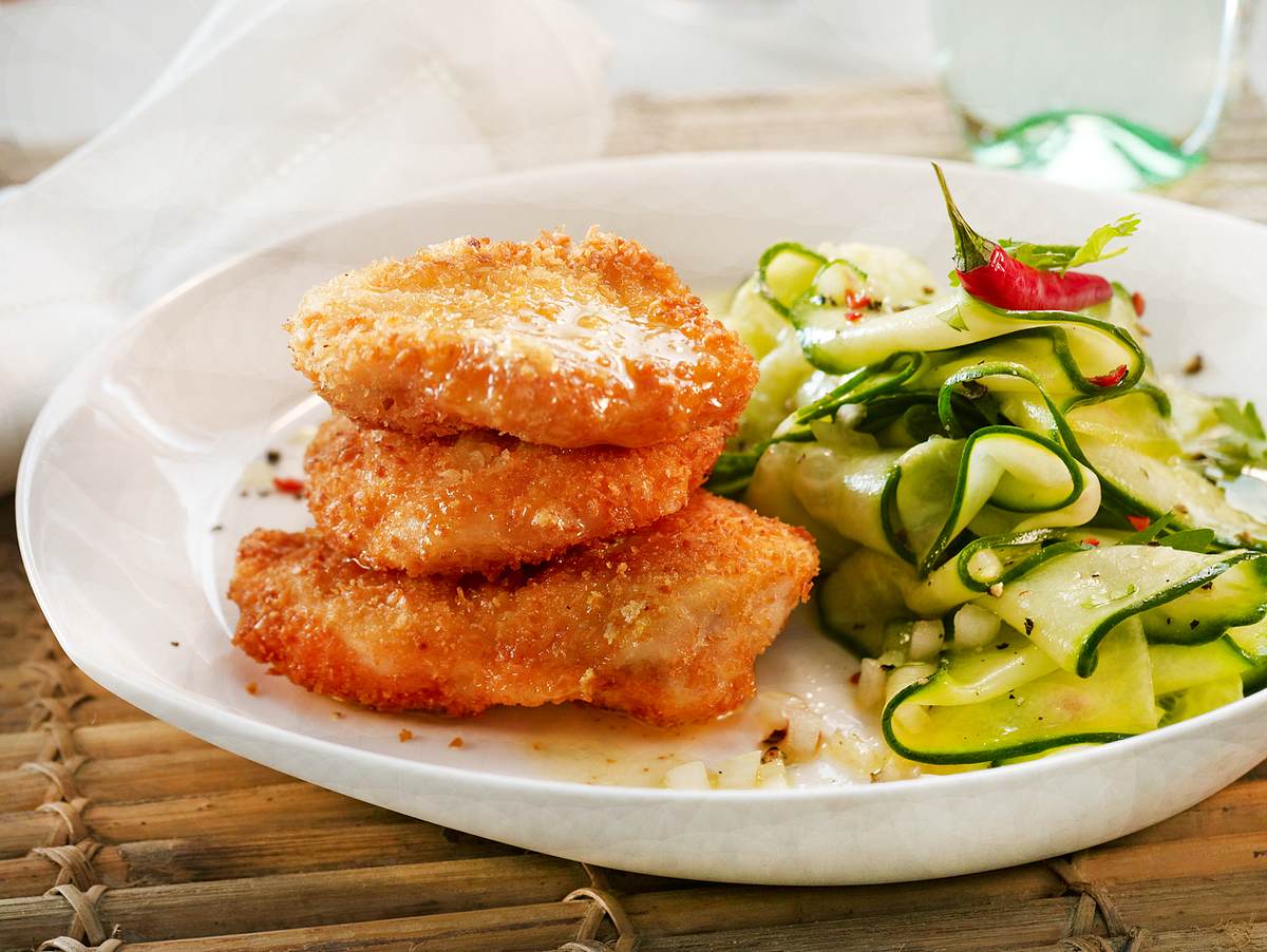 Hähnchennuggets in Kokospanade mit scharfem Gurkensalat Rezept