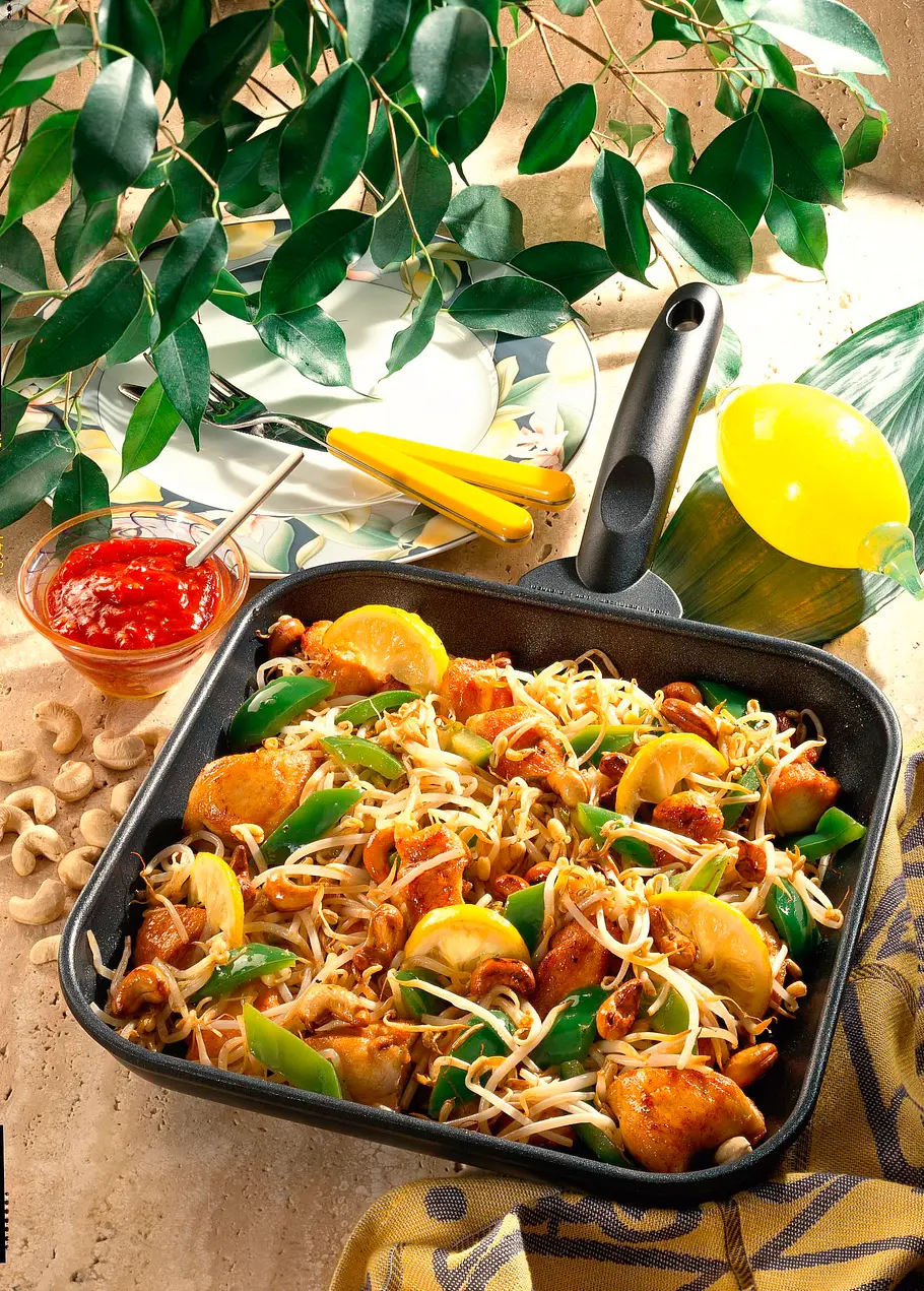 Hähnchenpfanne mit feuriger Soße Rezept Hähnchenpfanne mit feuriger Soße Rezept