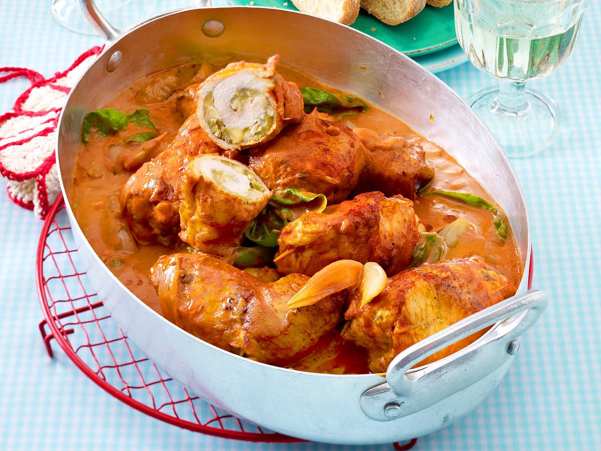 Hähnchenröllchen in Tomatenrahm Rezept