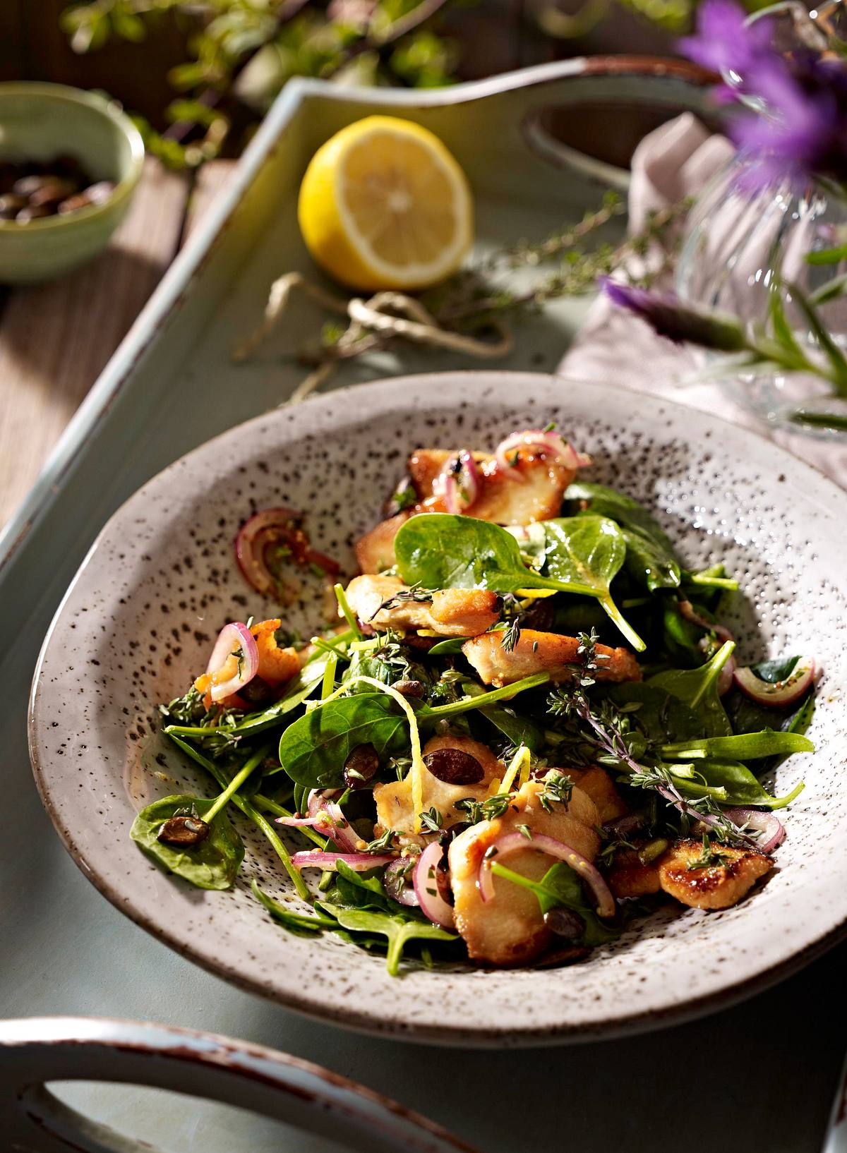 Hähnchensalat mit Babyspinat, Brunnenkresse und Zitronen-Thymian-Vinaigrette Rezept