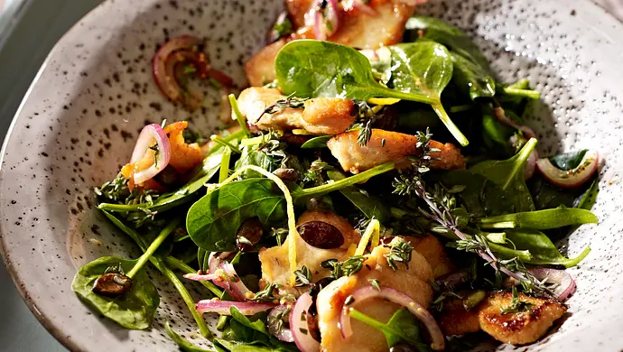 Hähnchensalat mit Babyspinat, Brunnenkresse und Zitronen-Thymian-Vinaigrette Rezept - Foto: LECKER @ Bauer Media Group