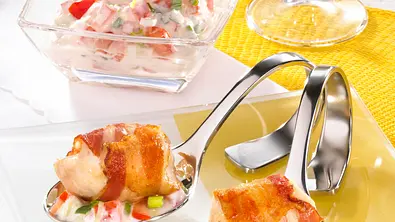 Hähnchenwürfel im Speckmantel Rezept - Foto: LECKER @ Bauer Media Group