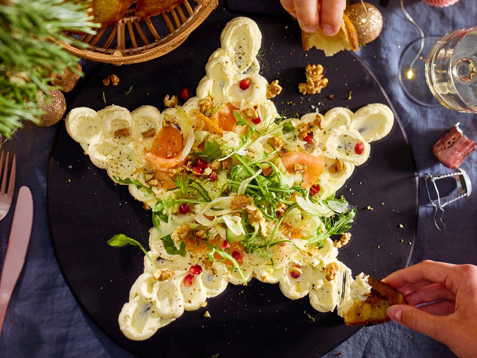 Halleluja-Butterstern mit Räucherlachs Rezept | LECKER Halleluja-Butterstern mit Räucherlachs Rezept | LECKER