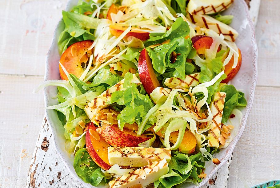 Halloumi auf Pfirsichsalat Rezept