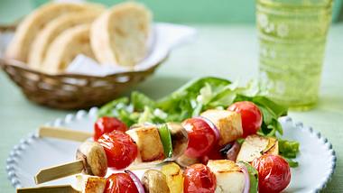 Halloumi-Pilz-Tomaten-Spieße Rezept - Foto: House of Food / Bauer Food Experts KG