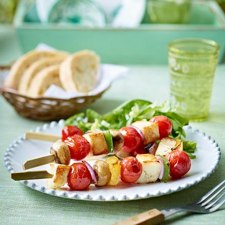 Halloumi-Pilz-Tomaten-Spieße Rezept Halloumi-Pilz-Tomaten-Spieße Rezept