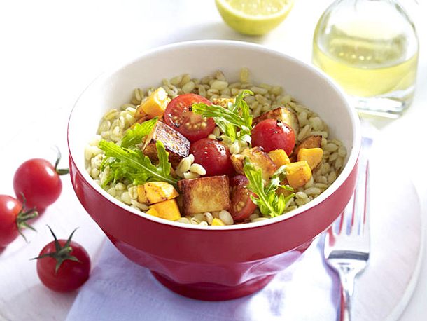Halloumi-Salat mit gebratenem Gemüse Rezept Halloumi-Salat mit gebratenem Gemüse Rezept