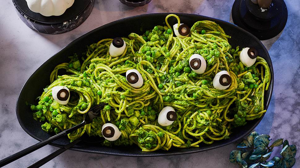 Halloween-Rezepte: Monster-Nudelsalat - Foto: House of Food / Bauer Food Experts KG