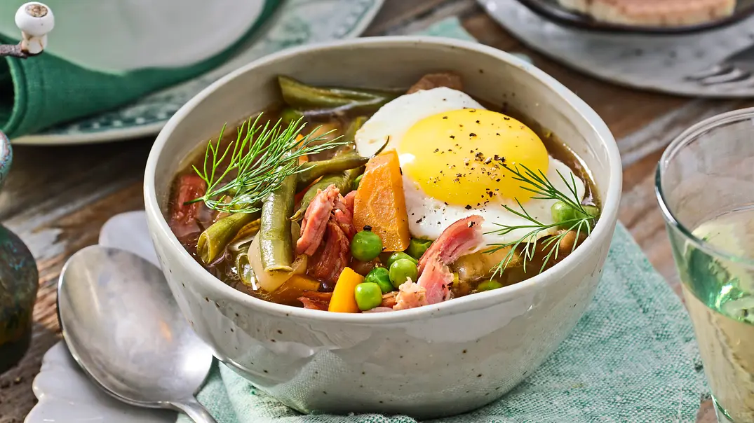 Hamburger Aalsuppe Rezept - Foto: LECKER @ Bauer Media Group Hamburger Aalsuppe Rezept - Foto: LECKER @ Bauer Media Group