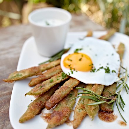 Hamburger Schnitzel von der grünen Bohne mit Sylter Landei Rezept