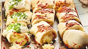 Handbrot mit Käse und Schinken Rezept - Foto: LECKER @ Bauer Media Group Handbrot mit Käse und Schinken Rezept - Foto: LECKER @ Bauer Media Group