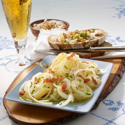 Harzer Käsesalat mit Knusperspeck Rezept