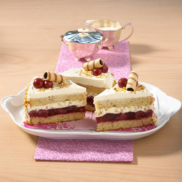 Haselnuss-Kirsch-Torte Rezept Haselnuss-Kirsch-Torte Rezept