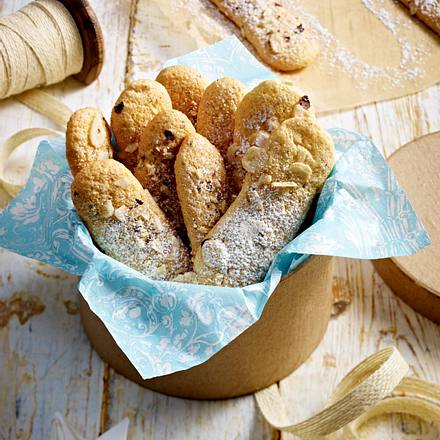 Haselnuss-Löffelbiskuits Rezept